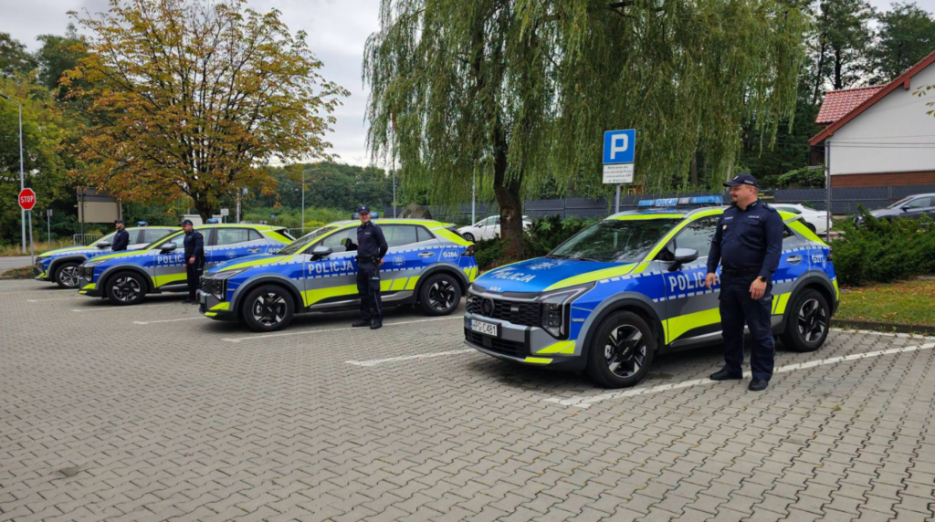 Nowe pojazdy trafiły do Komendy Powiatowej Policji w Wieliczce